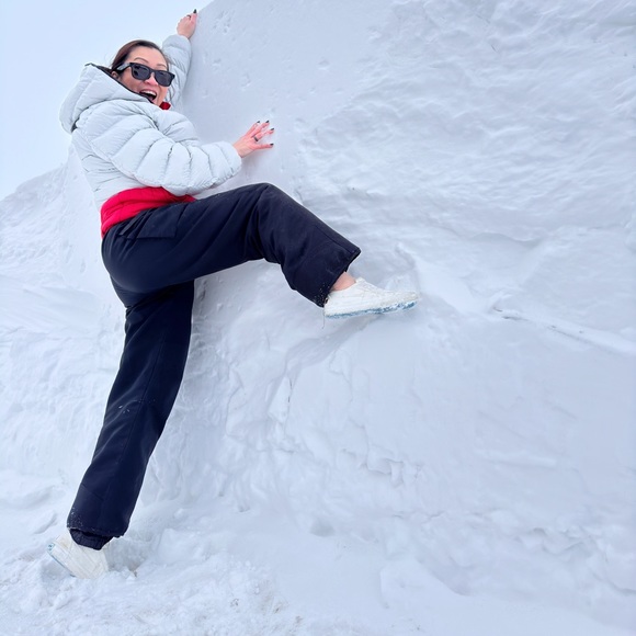 Meet your Posher, Nikki - Picture 1 of 1